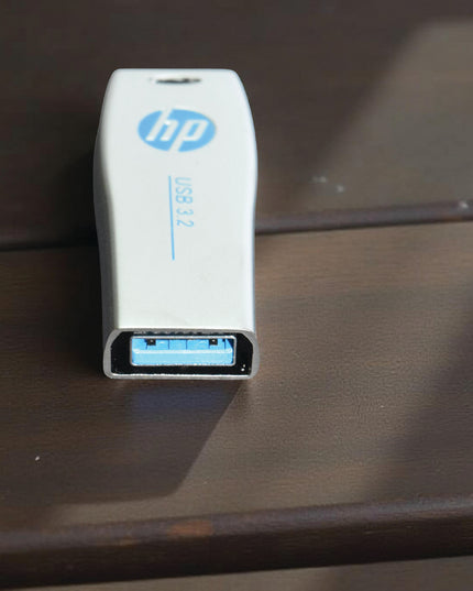 hp usb 3.2 x 779w- 64 GB